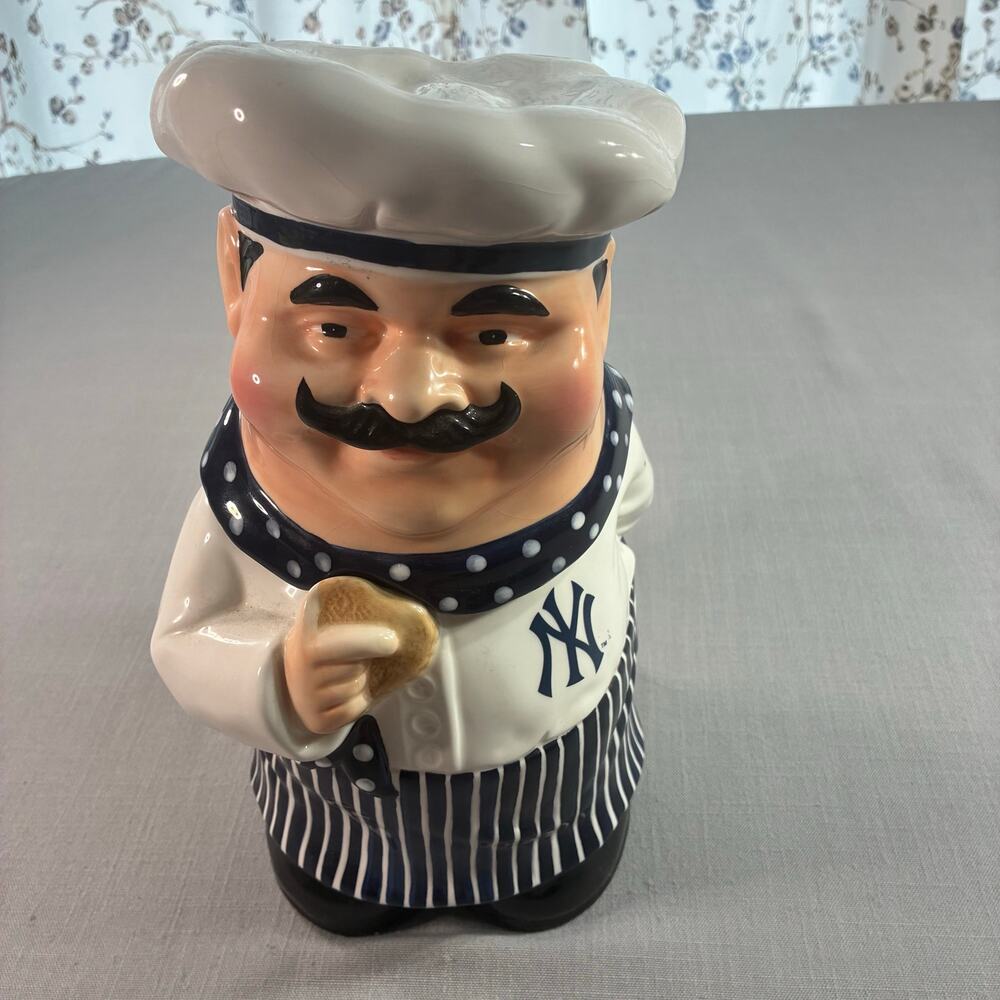New York Yankees Chef Cookie Jar 2004 Memory Company 1st Series MLB Ceramic